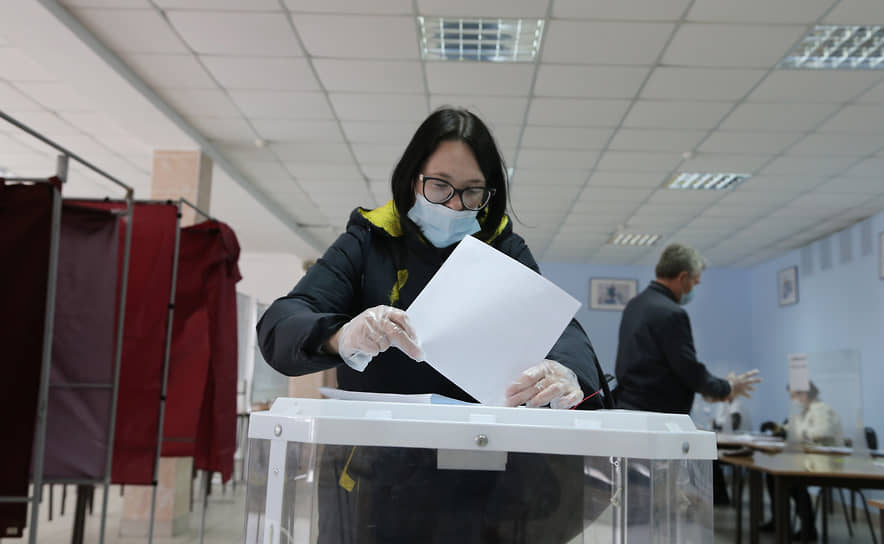 Против возвращения прямых выборов глав проголосовали 29 депутатов от «Единой России» и один депутат от «Партии пенсионеров»