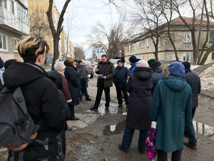 Жители микрорайона собирались на сходы и митинги, требуя от властей не допустить уплотнительной застройки