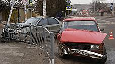 Столкнулись четыре машины, один человек погиб в Оренбурге