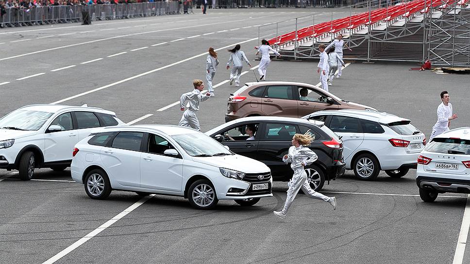 Где машины танцуют. Фото танцующих машин в Москве.