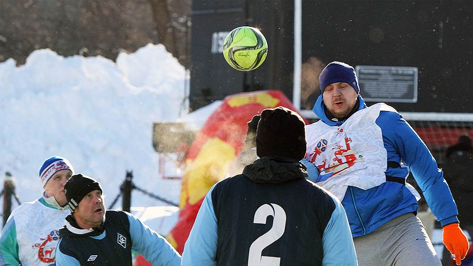В Самаре прошли футбольный турнир и матч ветеранов «Крылья Советов» с представителями правительства региона и городской администрации
