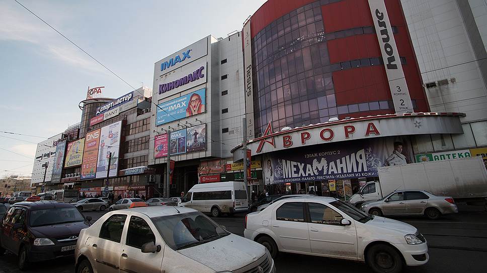 Специалисты будут проверять наличие и исправность средств пожаротушения, состояние пожарных проездов, доступы к эвакуационным выходам