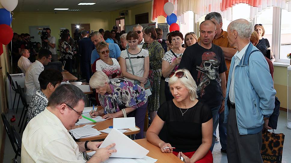 За КПРФ по спискам проголосовали 35,85% тольяттинских избирателей, за «Единую Россию» и ЛДПР – 28,37% и 15,16% соответственно. 