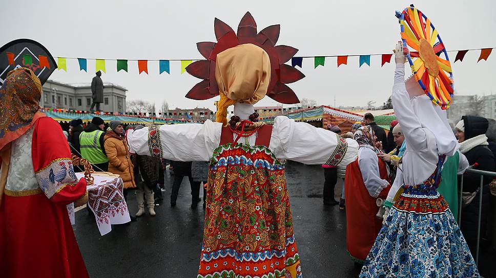 На площади Куйбышева встречались Маслены и поменьше