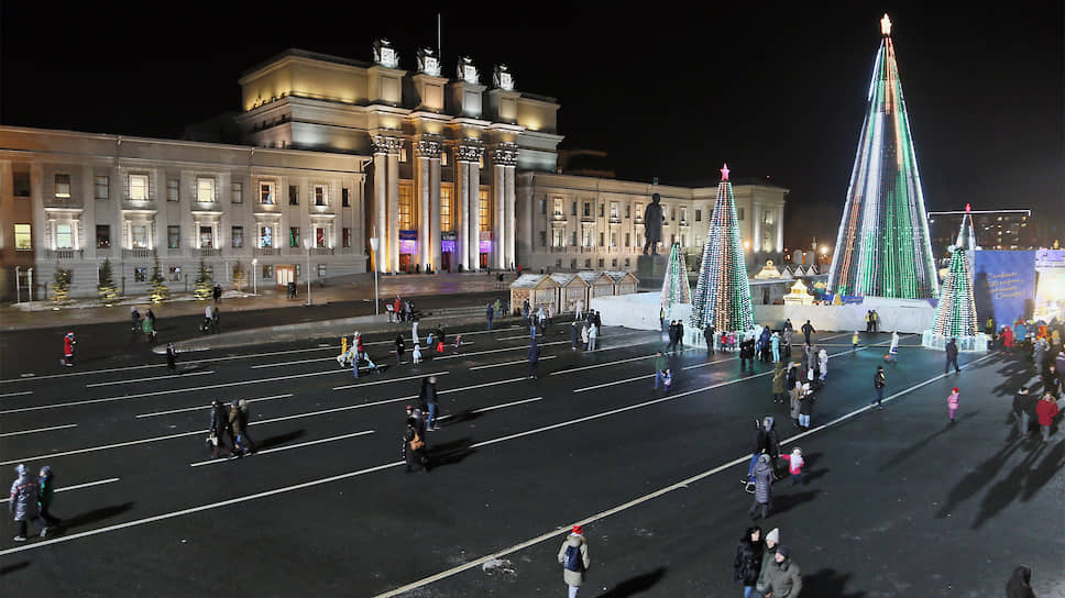 Новогодняя иллюминация на площади Куйбышева, главной площади Самары