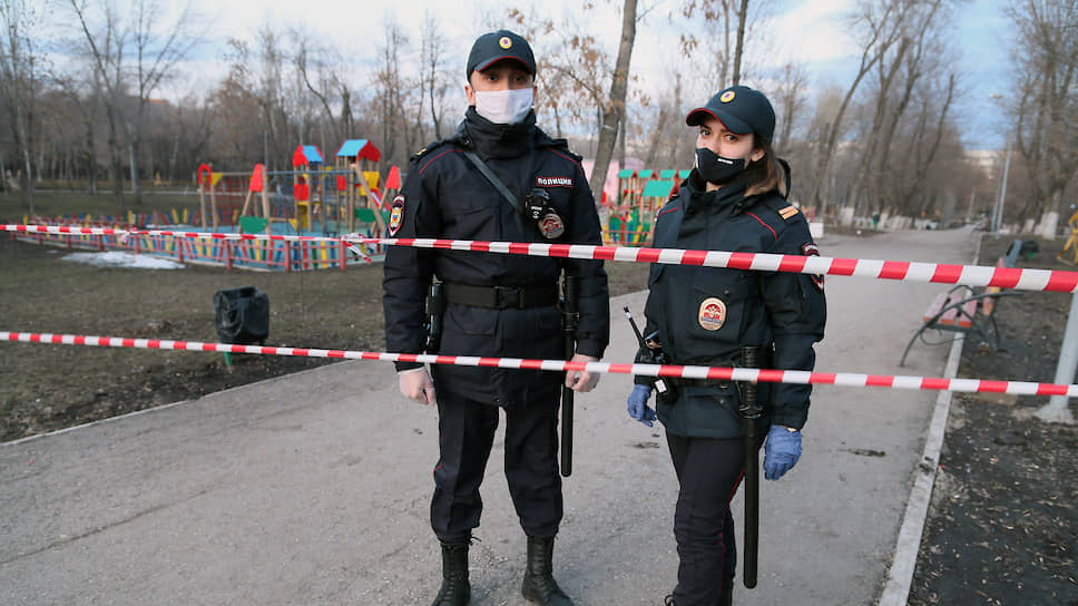 С 31 марта в регионе введен режим полной самоизоляции для всех граждан, с 16 марта – режим повышенной готовности. Парк «Дружба», как и другие парки, закрылся для посещения. За соблюдением порядка следят полицейские.


