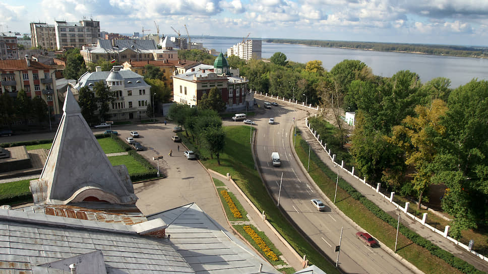 На берегах Волги расположены четыре города-миллионника: Нижний Новгород, Казань, Самары и Волгоград