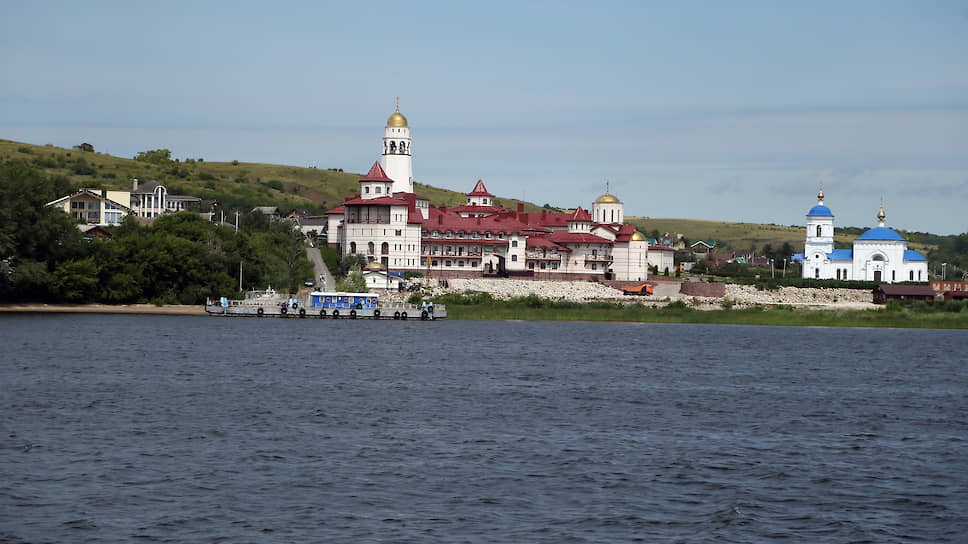 Свято-Богородичный Казанский мужской монастырь в селе Винновка Самарской области