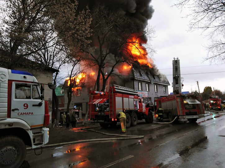 Пожар в нелегальном хостеле в Самаре произошел 7 ноября.