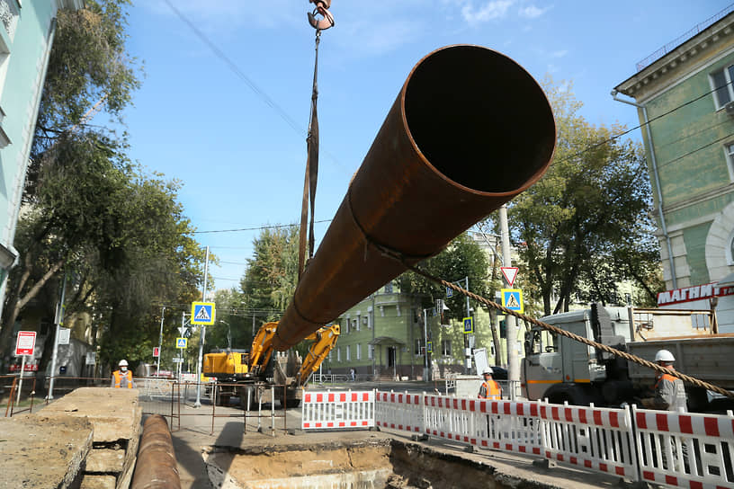 Подготовка трубы к проталкиванию под проезжей частью без останова автомобильного движения, пр. Масленникова