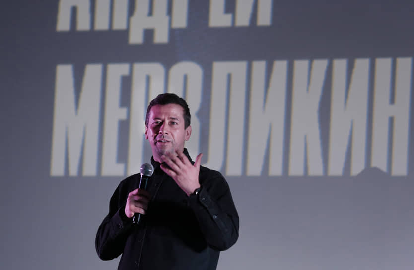 Андрей Мерзликин отметил, что в Самаре его встретили тепло. Он давно не обнимался с таким количеством людей на улице