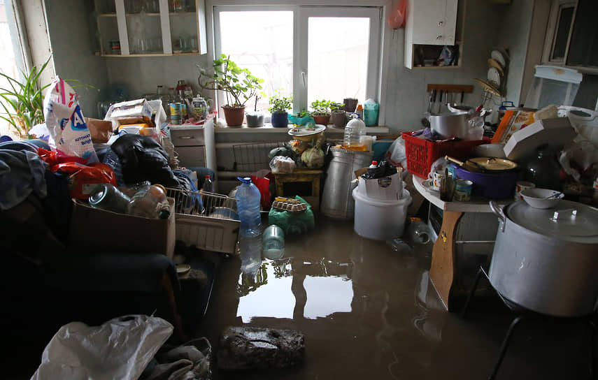 Вода зашла во многие дома