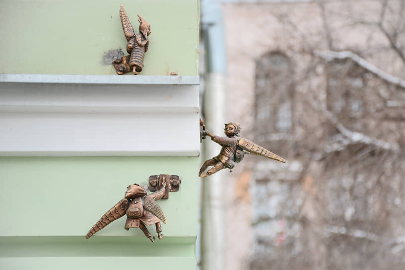 В других городах маленькие фигурки не вызывают такой негативной реакции