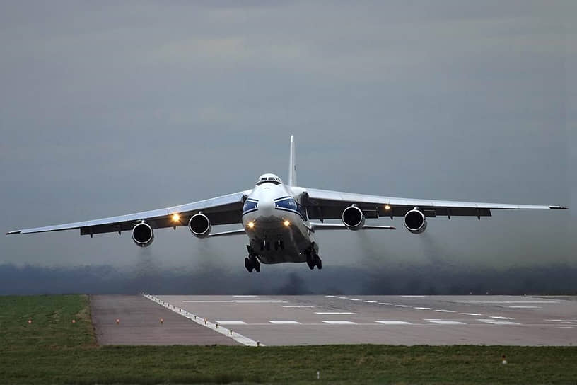 Посадка Ан-124 «Руслан»