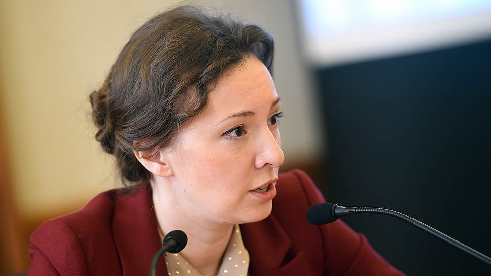 Анна Кузнецова сомневается в законности издаваемых саратовским минздравом правовых актов