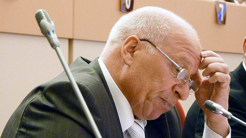 Депутат Николай Кузнецов больше не руководит единороссами в Саратовской облдуме 