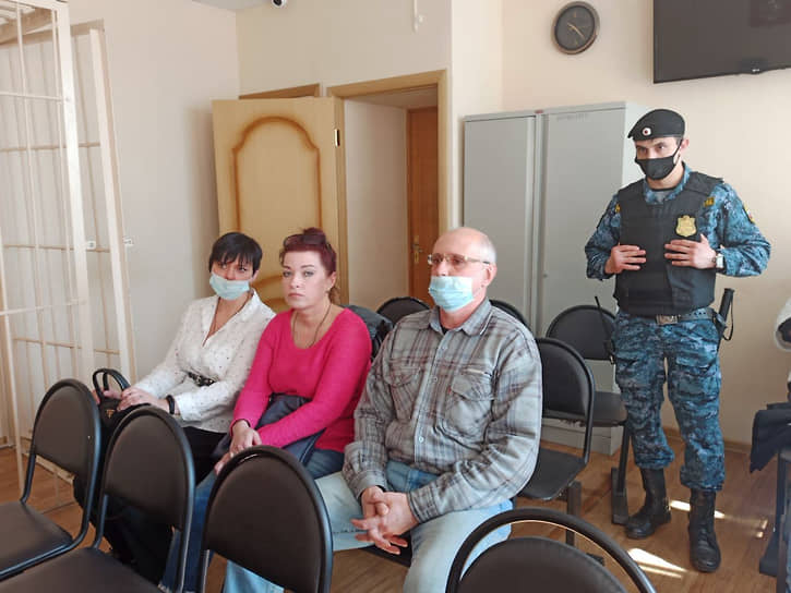 Руководителю патологоанатомического бюро (справа) назначили реальный срок в колонии
