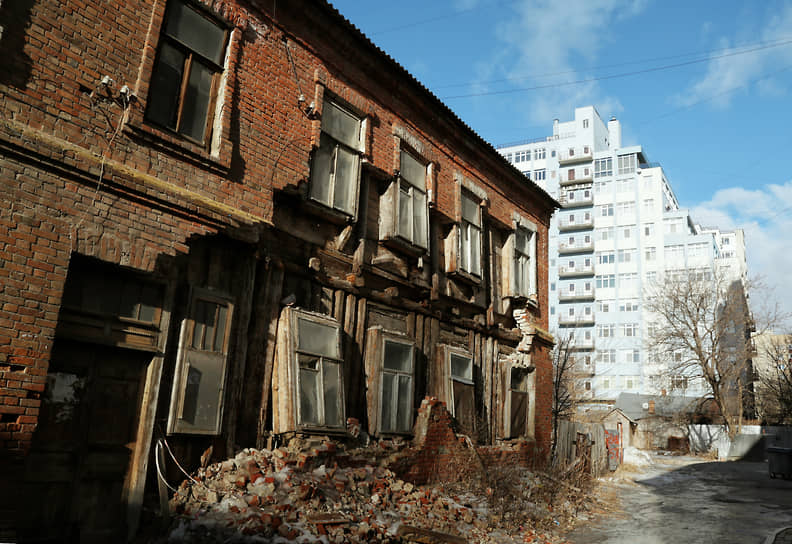 Застройщики предлагают избавляться от старых домов в центре Саратова