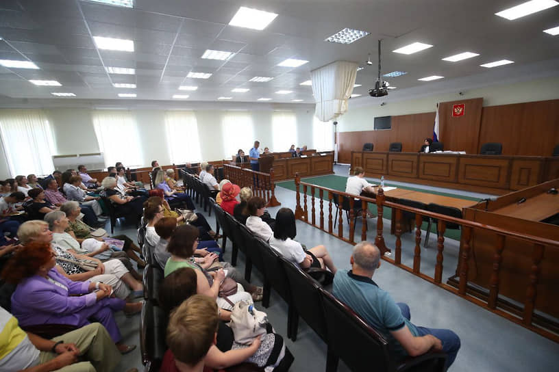 На процессе ссылались на устав Нюрнбергского трибунала и резолюции Генассамблеи ООН