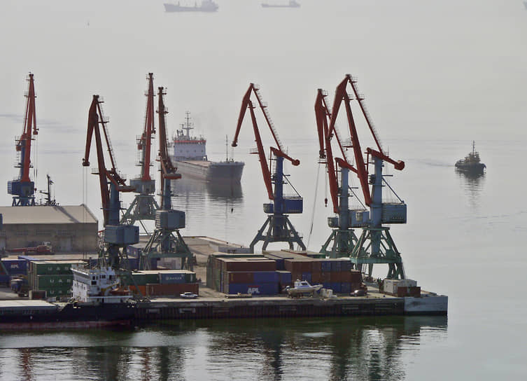 в 2022 году суммарный грузооборот морских портов Астрахань и Оля составил почти 3 млн тонн