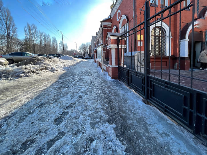 Пройтись по саратовскому льду могут даже верующие