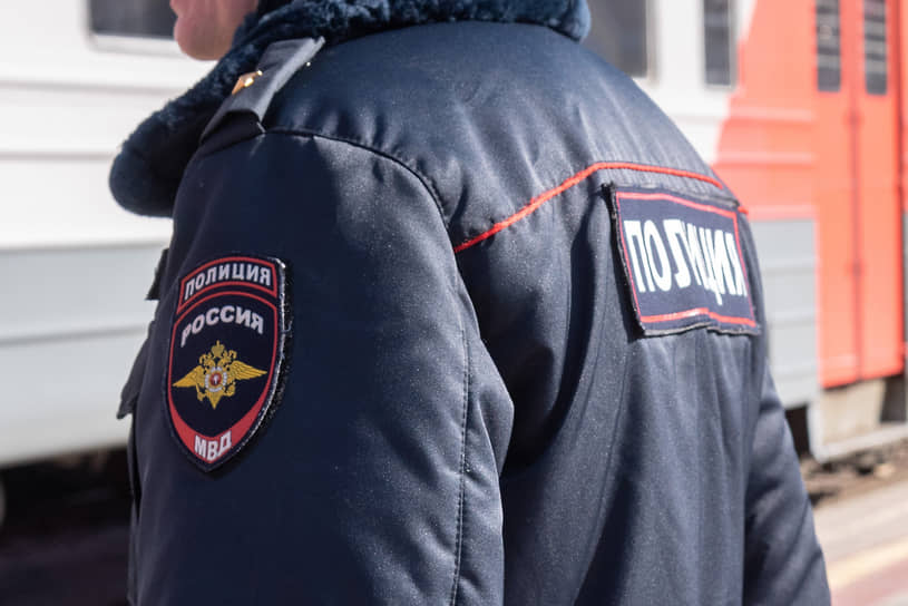 Полицейский уверяет, что стал жертвой нападения фигуранта