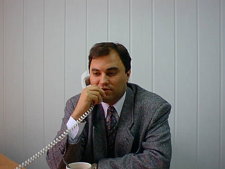 С 1993 по 2000 год Вячеслав Володин заведовал кафедрой государственного и муниципального управления, был проректором в Поволжском кадровом центре