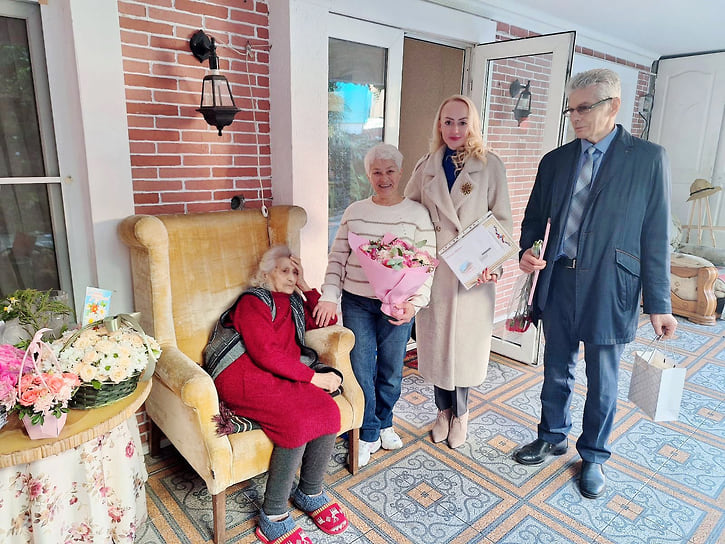 Яровая Татьяна Ефремовна, 95 лет. Когда началась война, Татьяна Ефремовна училась в 3-м классе. Во время войны у Татьяны Ефремовны умерла мать, отец и братья с войны не вернулись. Будучи ребенком, помогала фронту