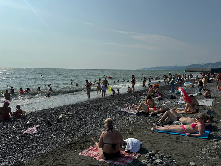 Пляжный сезон в Сочи длится до октября