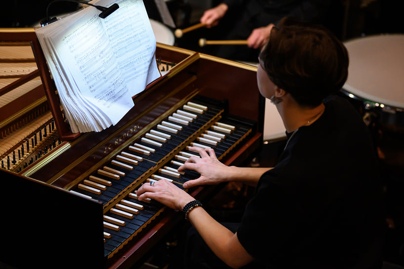 Из Красноярска в Сириус приехали около 200 человек творческого и технического состава