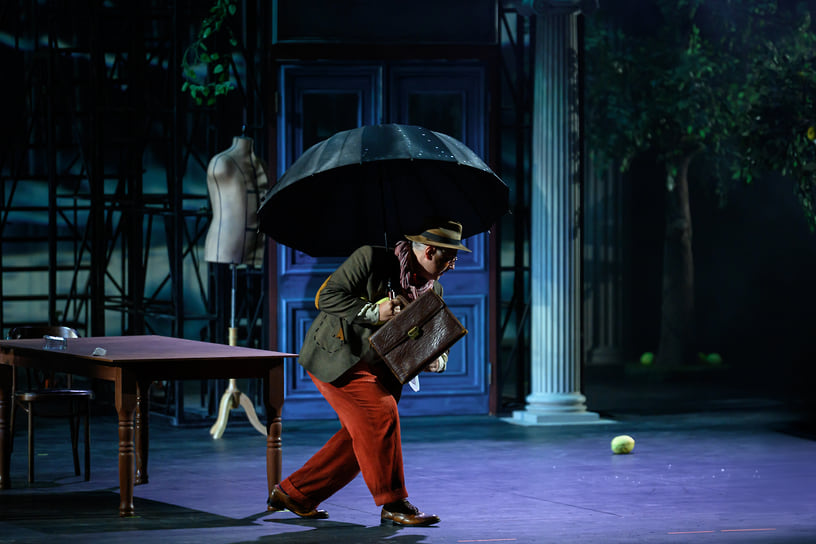 Главные партии исполнили: Кирилл Панкевич (граф Альмавива), Севастьян Мартынюк (Фигаро), Анатолий Бадаев (доктор Бартоло), заслуженная артистка Красноярского края Дарья Рябинко (Розина)