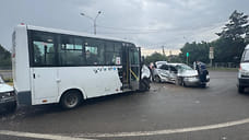 Две пассажирки маршрутки госпитализированы после ДТП в Ставрополе