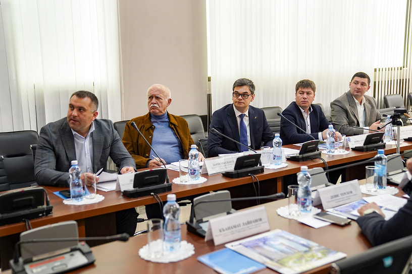 Президент Союза «Торгово-промышленная палата Ставропольского края» Борис Оболенец подчеркнул, что в попытках легализации рынка не стоит забывать об интересах бизнеса
