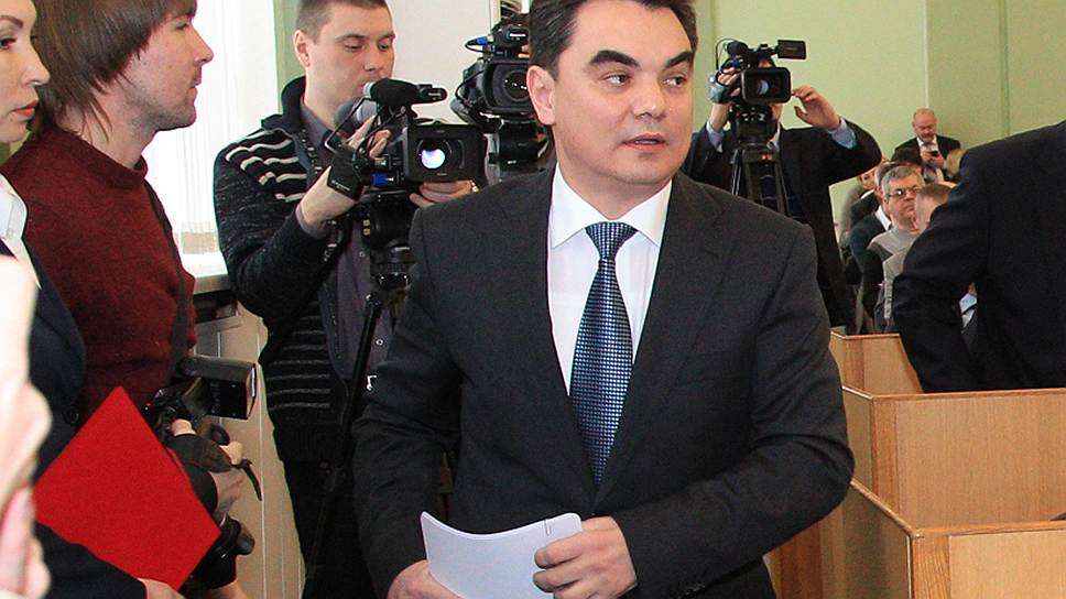 Перед голосованием Ирек Ялалов напомнил депутатам об их «соучастии» в его инициативах