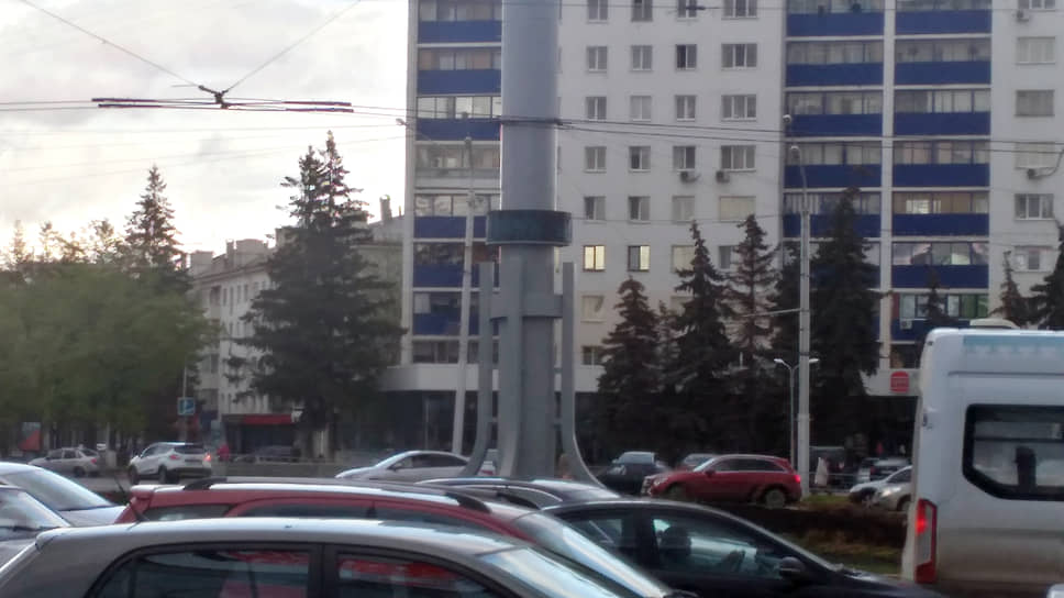 Вместо рекламного щита на транспортном кольце установят новый арт-объект