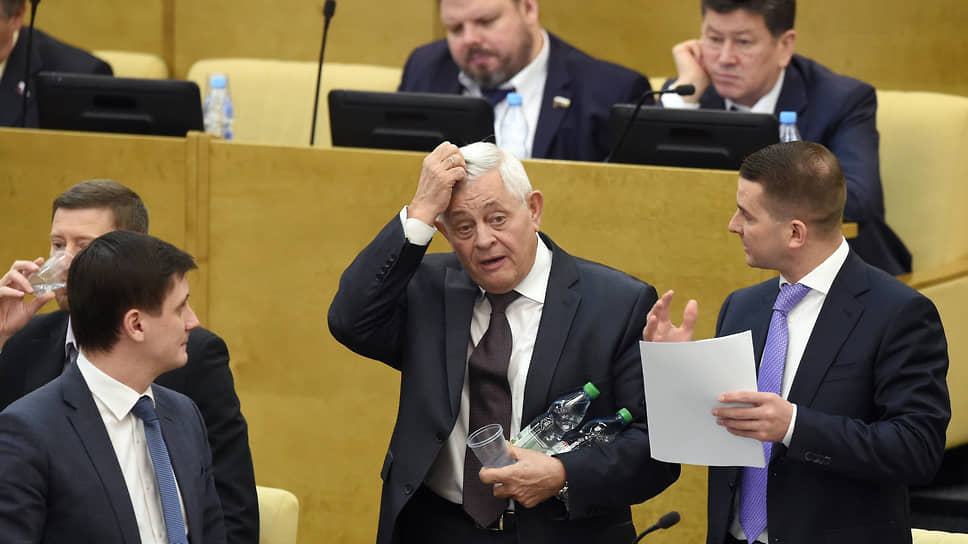 Депутат Госдумы Павел Качкаев (в центре) будет представлять региональный законопроект в парламенте России