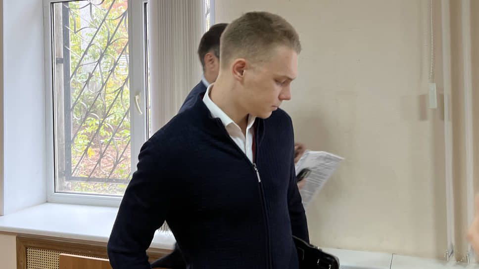Дмитрий Белозеров признал вину в получении военного билета за взятку