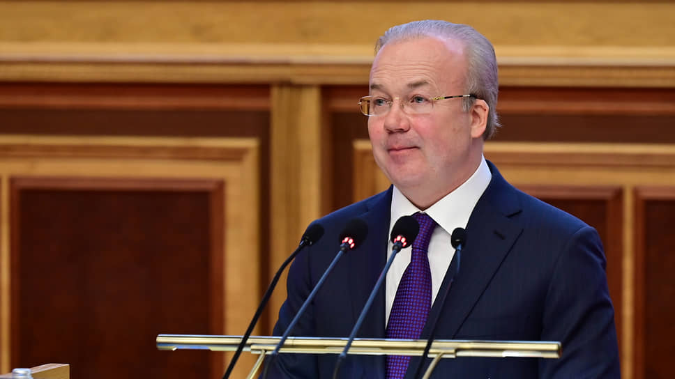 Андрей Назаров отчитался перед депутатами и обещал решить их вопросы