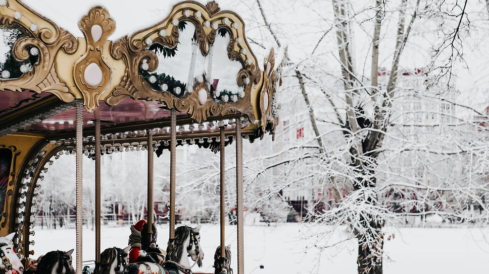 Карусель в парке Якутова