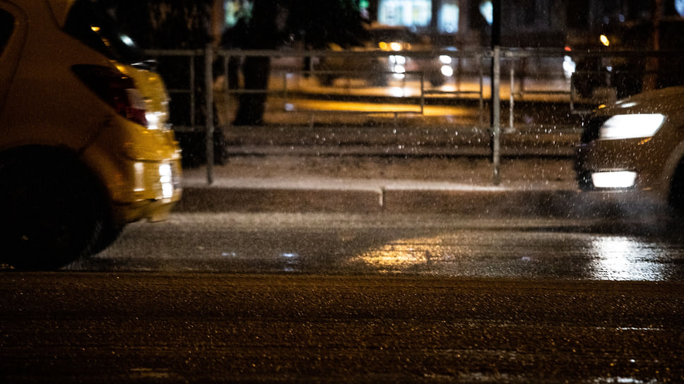 Ледяной дождь превратил улицы Уфы в каток