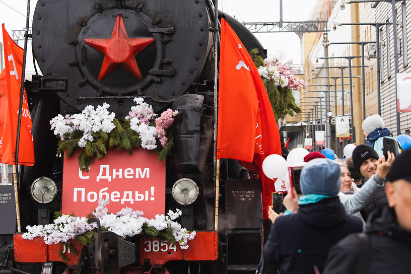 Состав пробыл на первой платформе несколько часов