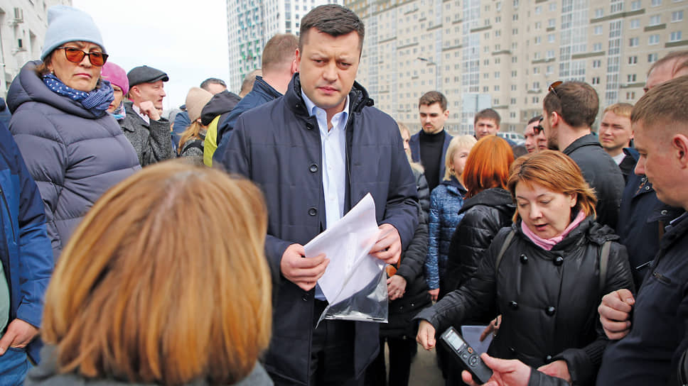 Ратмир Мавлиев встречается с горожанами, чтобы узнать о проблемах города из первых уст