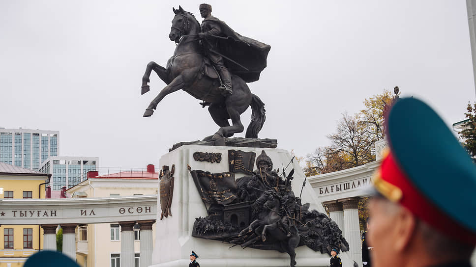 Памятник генералу Шаймуратову стал одним из последних объектов, открытых в Уфе в уходящем году