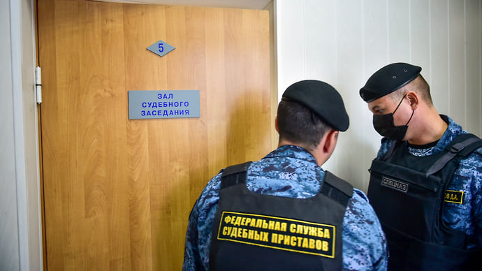 Пока суд да дело