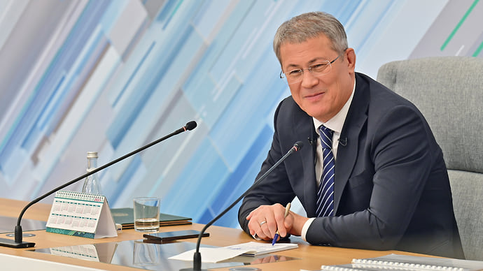Глава прошелся по прямой