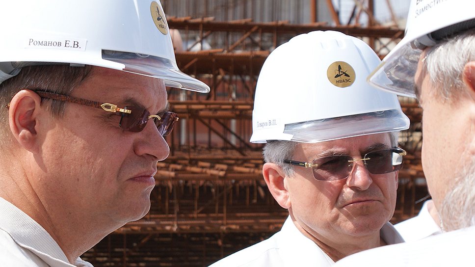 Евгений Романов (слева) и Владимир Поваров надеются, что объединение филиалов поможет возвести новый энергоблок в намеченные сроки  