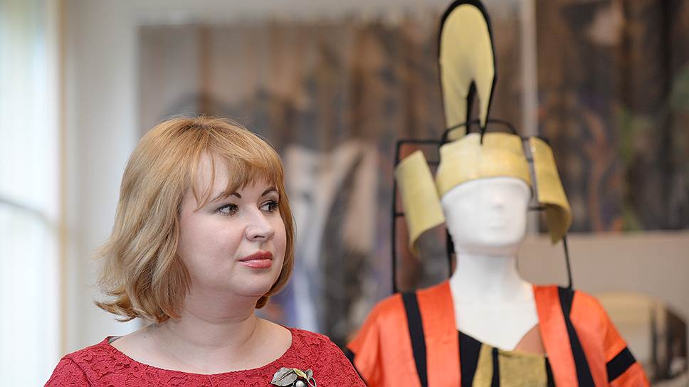 Руководитель департамента культуры Воронежской области Эмилия Сухачева на открытии выставки &quot;Театр Таирова и Коонен&quot; на Шестом Международном Платоновском фестивале искусств.