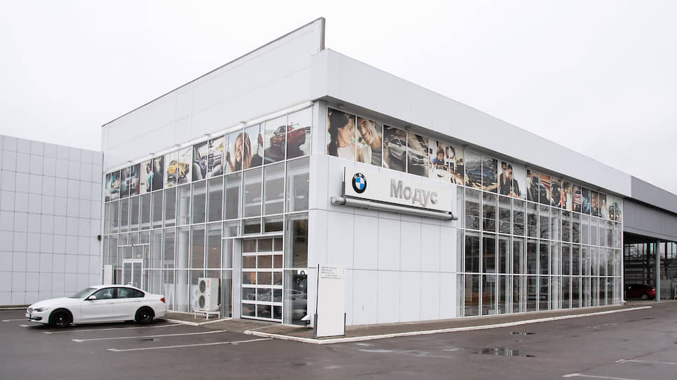 BMW не спешит переезжать из воронежского салона «Модуса»
