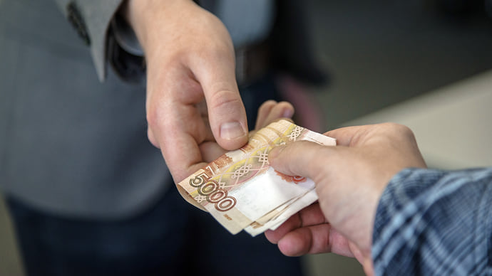 Преподавателя вернули в колонию