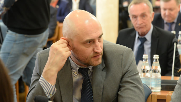 Суд заказал доставку экс-чиновника